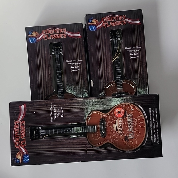COUNTRY CLASSICS Illuminated Musical GUITAR ORNAMENT. 4-Set. - Picture 3 of 7